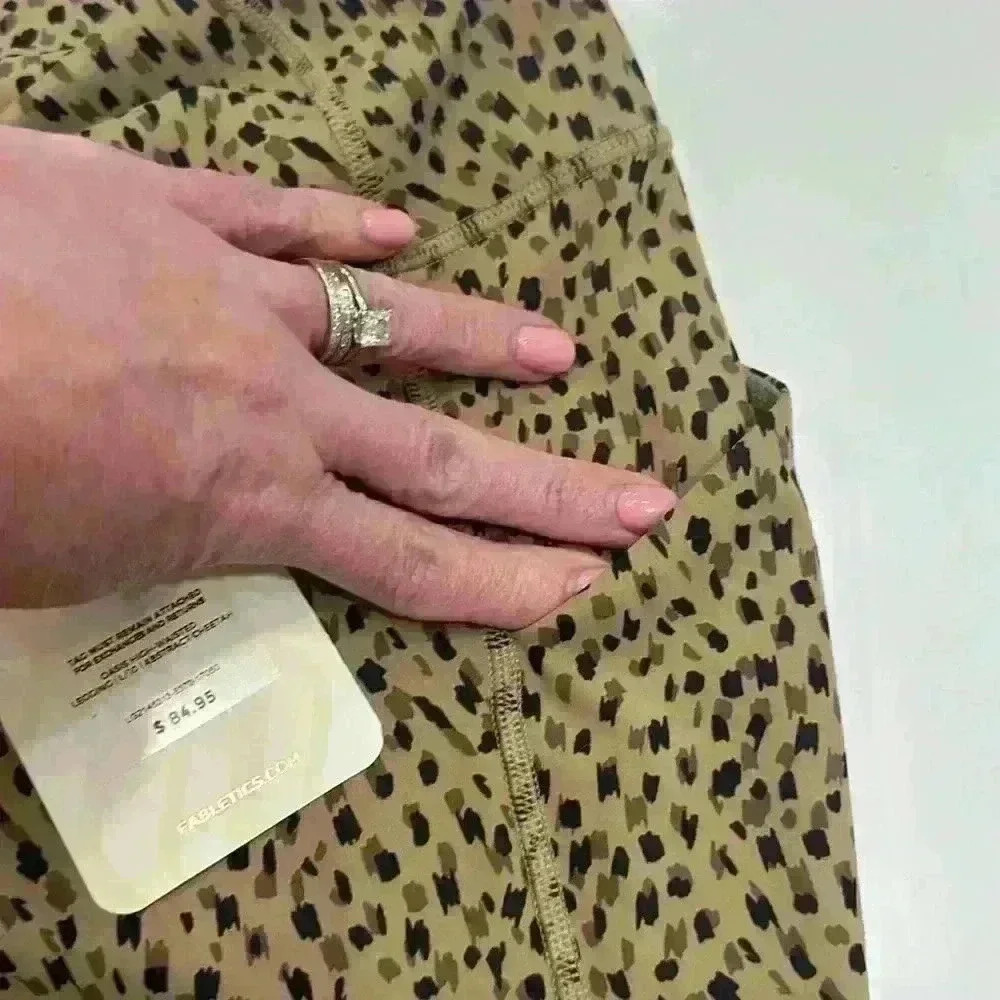 NWT Fabletics Oasis High Waisted Luxe Leggings in Abstract Cheetah Item# 6A - Picture 10 of 11